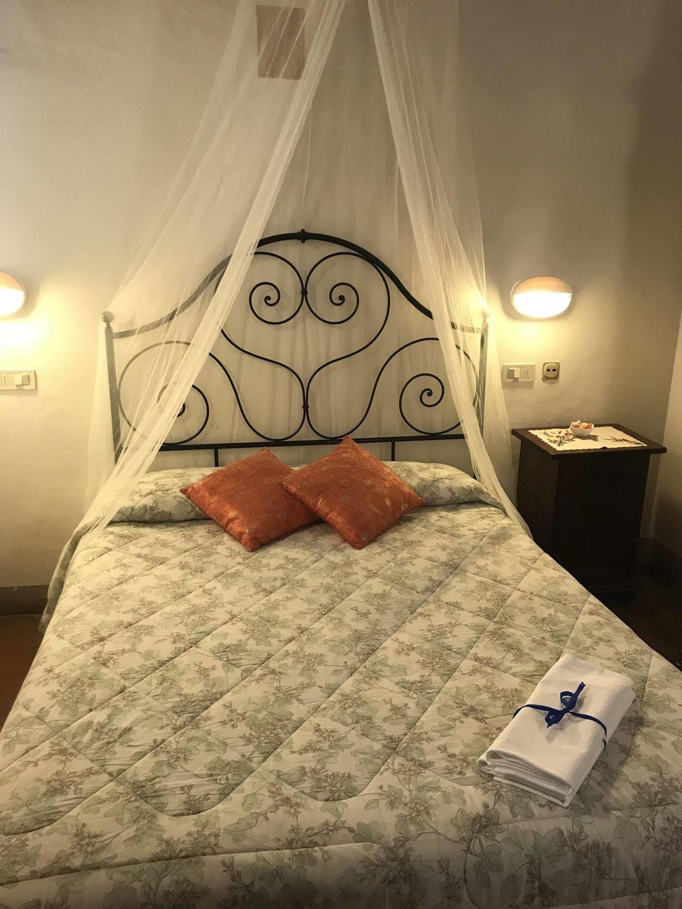 Camere Gozzante Пиенца Экстерьер фото